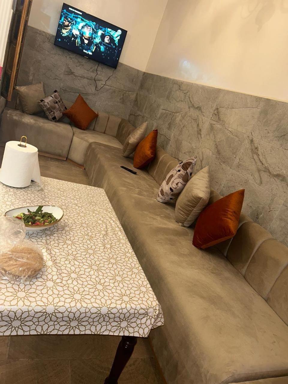 Living room, Seating area