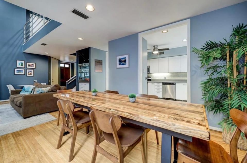 Spacious home by the Galleria House in Houston