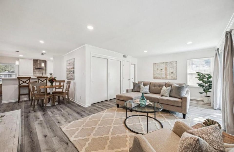 Gorgeous home by the medical center and NRG House in Houston
