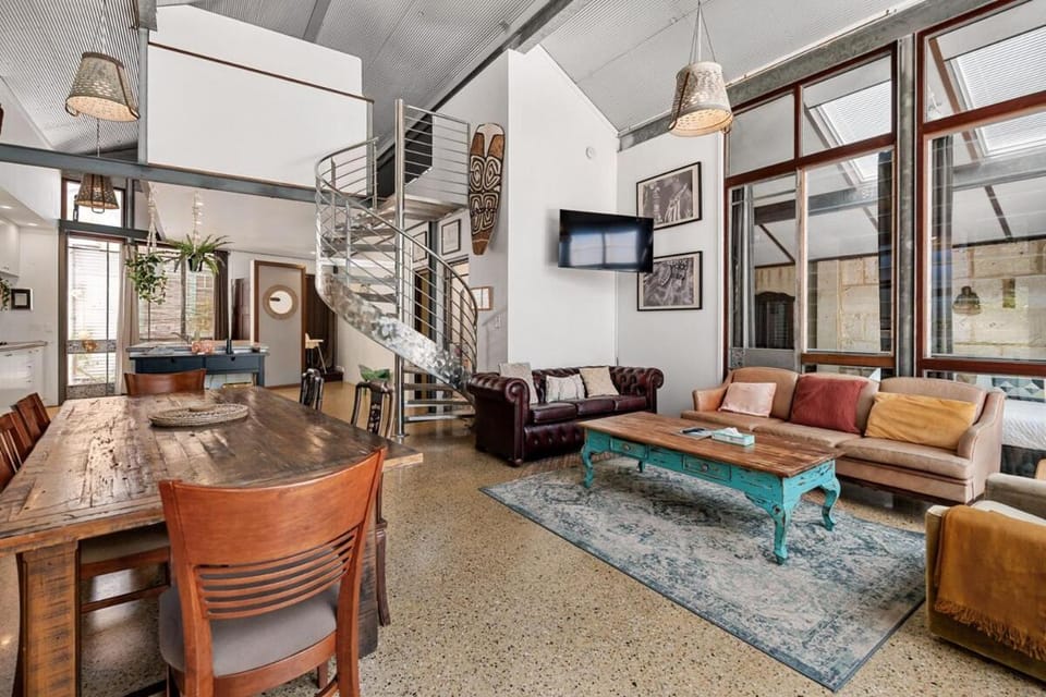 Hidden Zen - A South Freo Retreat House in Perth