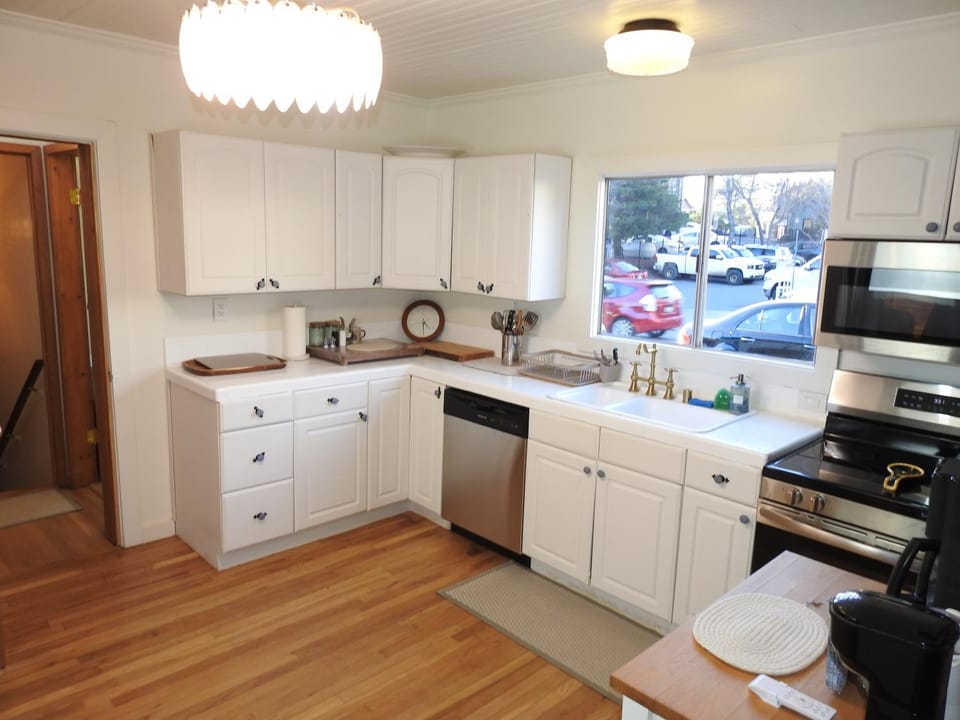 Kitchen or kitchenette, kitchen, kitchen