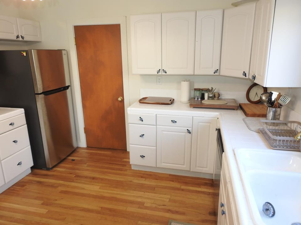 Kitchen or kitchenette, kitchen