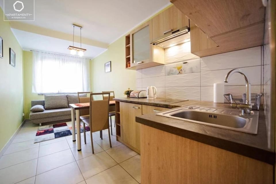 Kitchen or kitchenette, Living room, Seating area, Dining area, pet friendly, stove