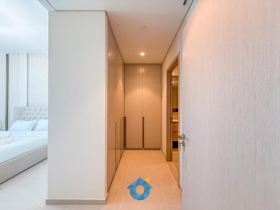 Wake up To Burj Khalifa Views Luxury 2 BR LikeHome Apartment in Dubai