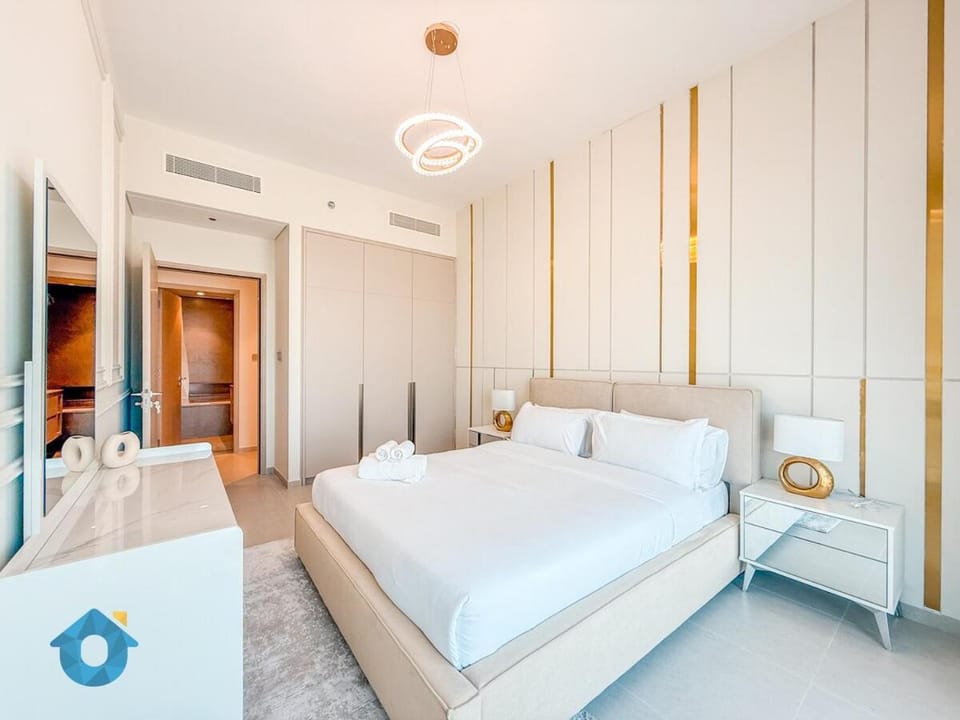 Wake up To Burj Khalifa Views Luxury 2 BR LikeHome Apartment in Dubai