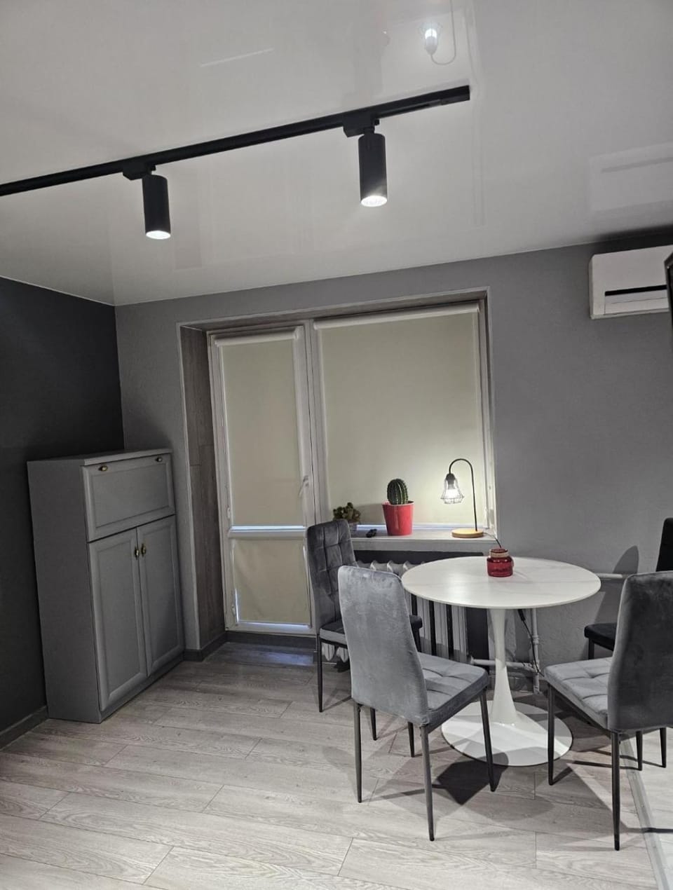 2комнатная люкс на Небесной сотни Apartment in Ukraine