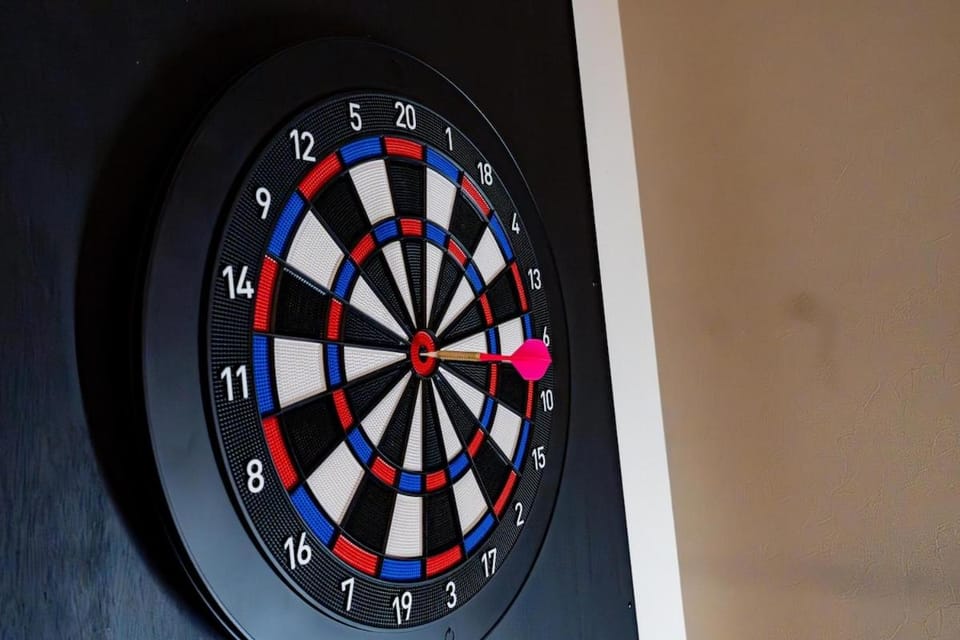 Darts, Game Room