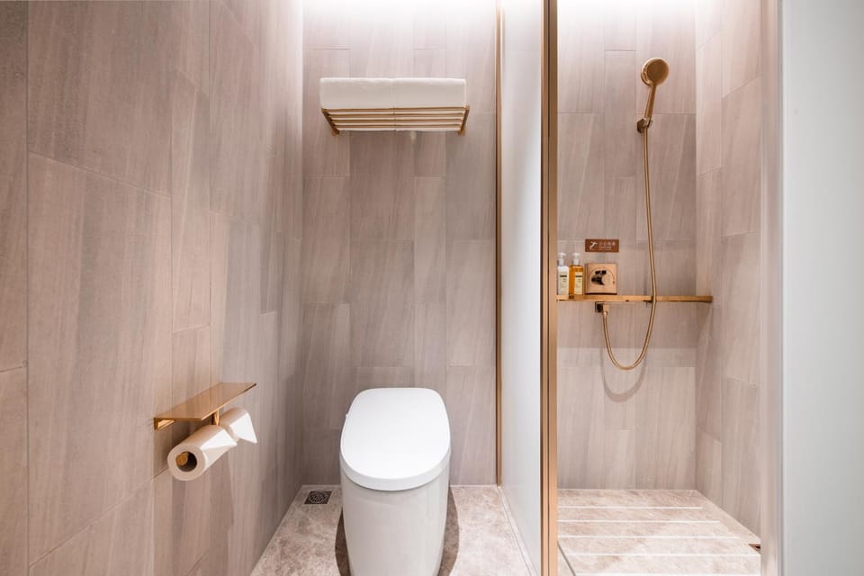 Shower, Toilet, Bathroom