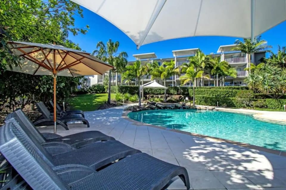 Hot Tub, Swimming pool