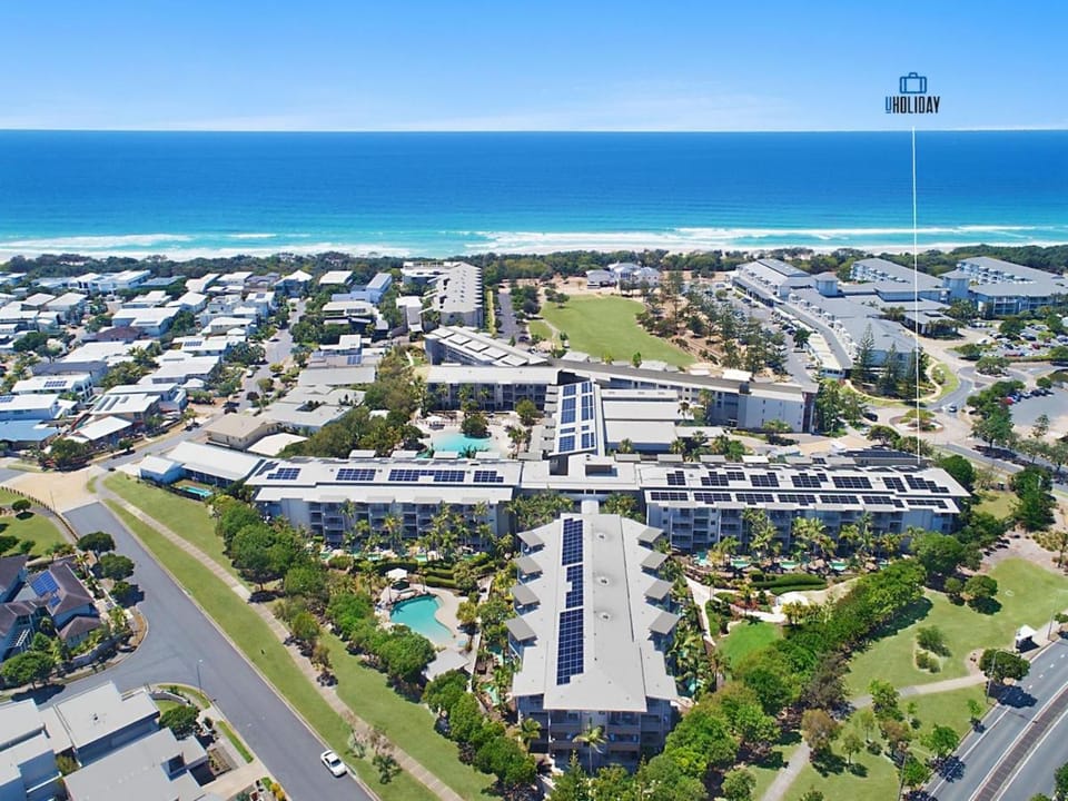 Property building, Nearby landmark, Neighbourhood, Bird's eye view