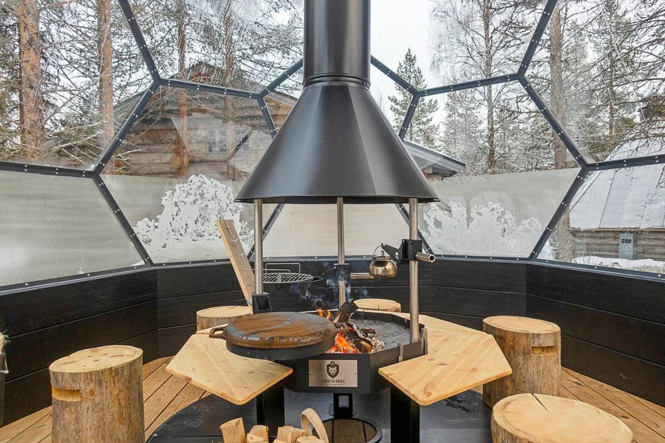 Day, BBQ facilities, Seating area