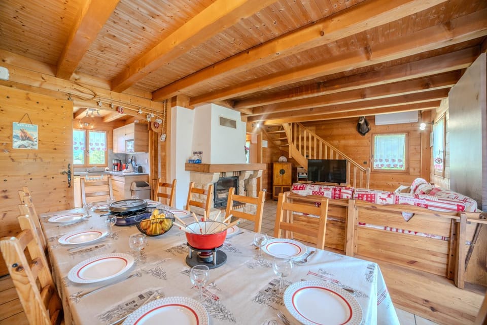 Seating area, Dining area