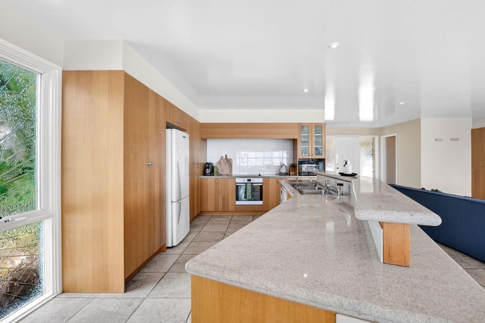 Louttit Bay Lookout House in Lorne
