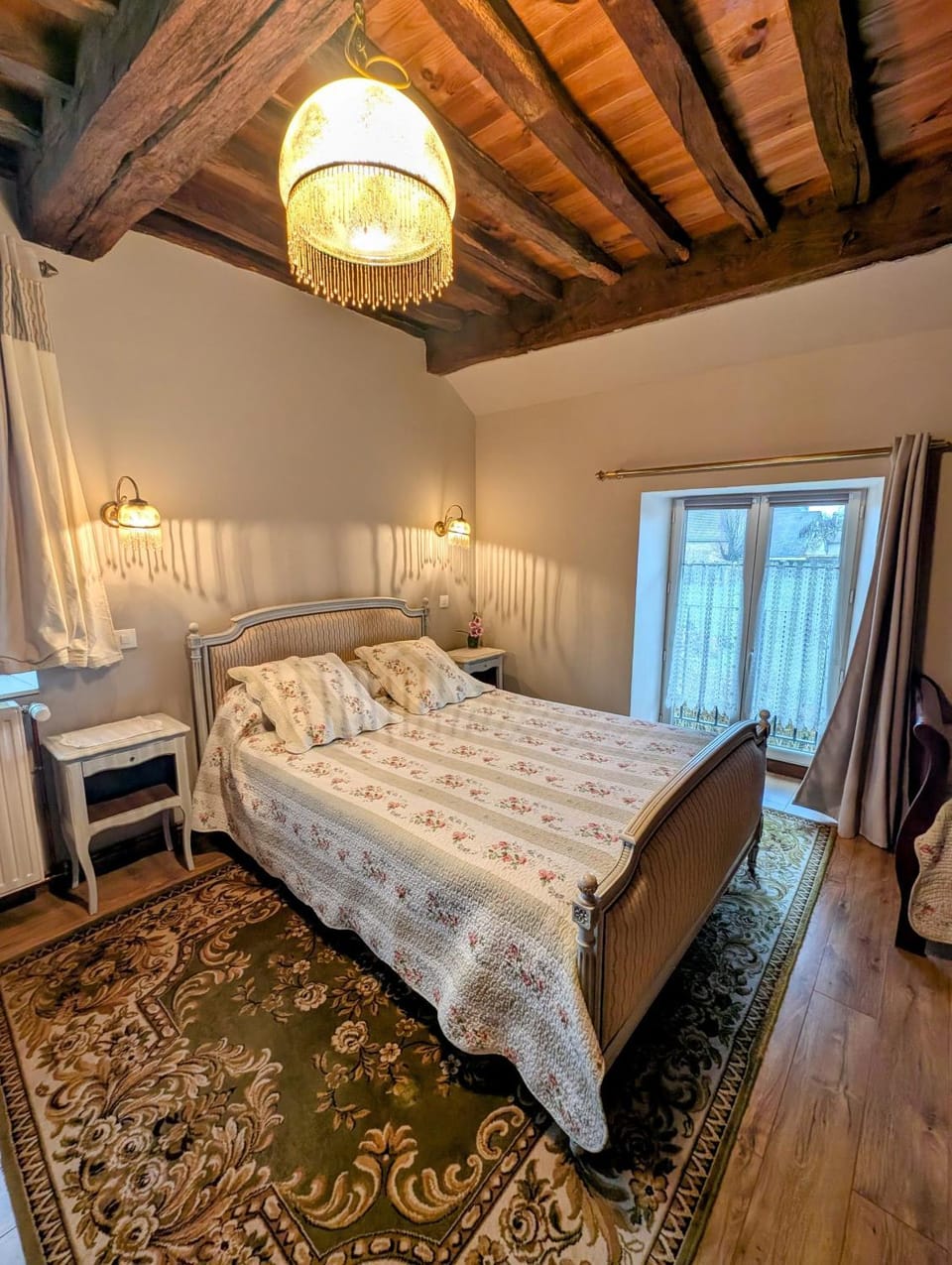 Chambre La Louis XVI, La Tourelle Bed and Breakfast in Bourgogne-Franche-Comté