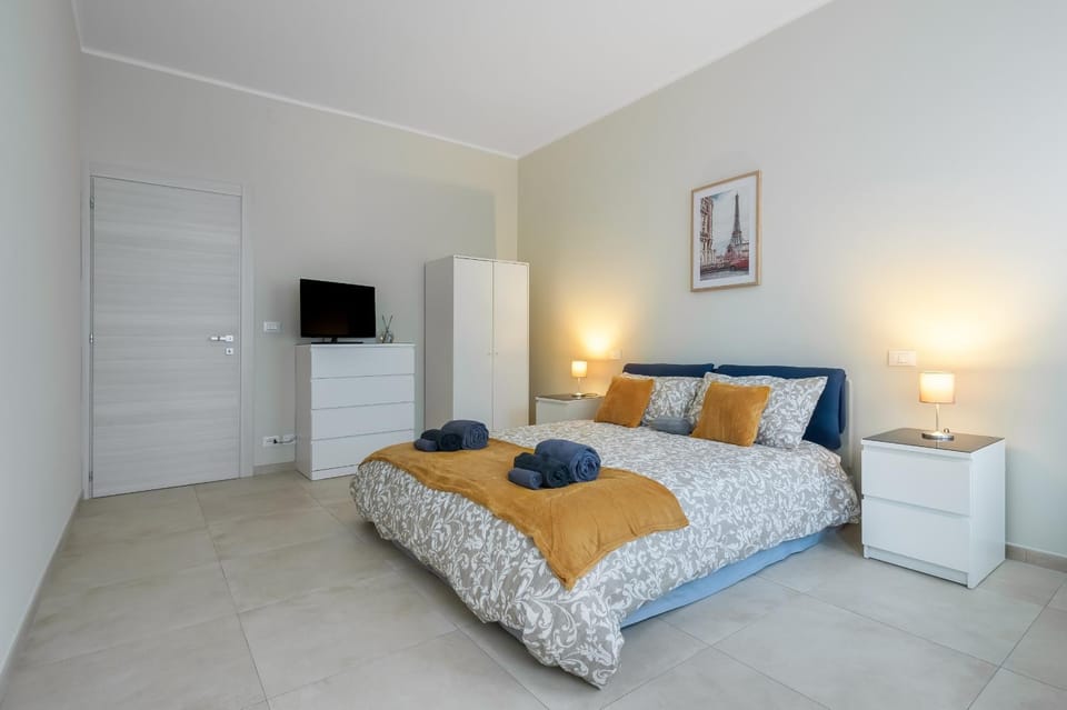 Living room, Bedroom