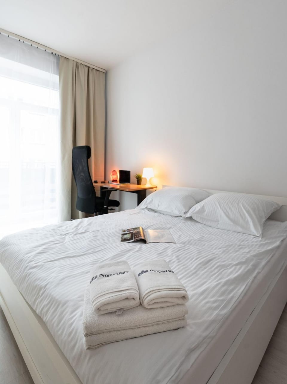 Bed, Photo of the whole room, Bedroom, towels