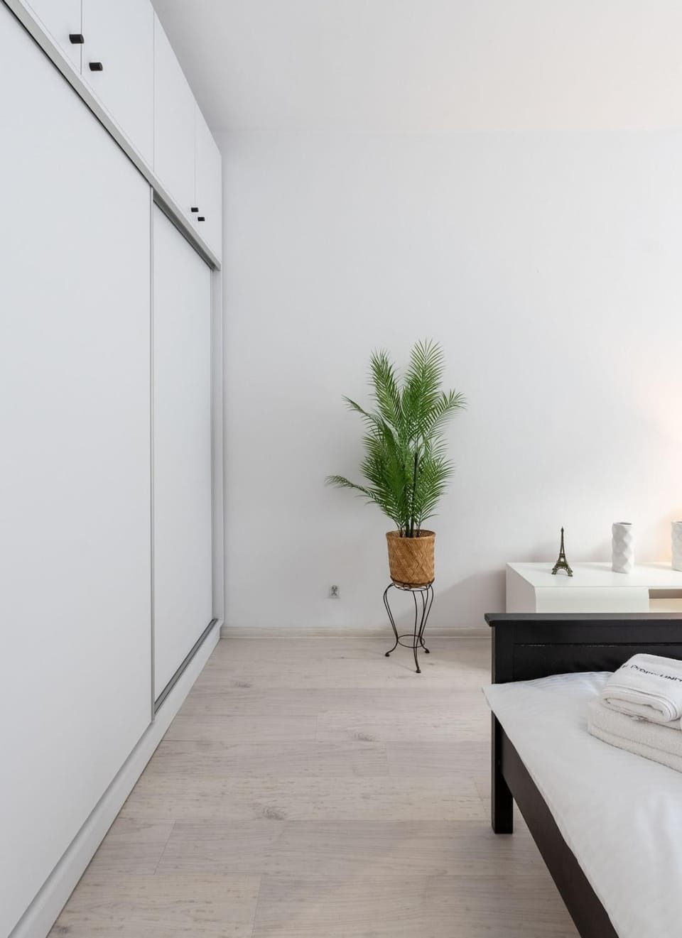 Bed, Photo of the whole room, Bedroom, towels, wardrobe