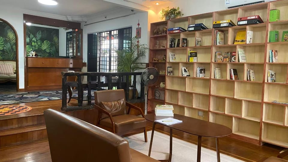 Communal lounge/ TV room, Living room, Seating area