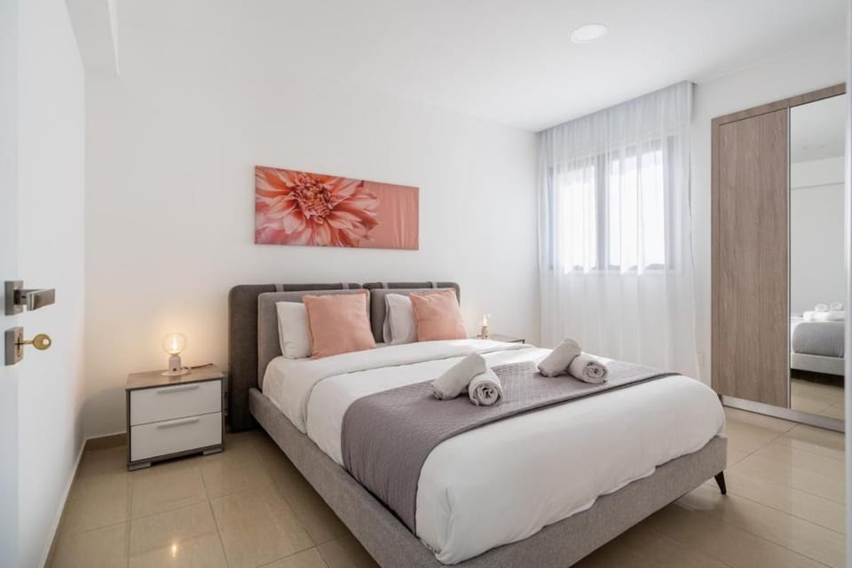 Bed, Bedroom, towels, wardrobe, air conditioner