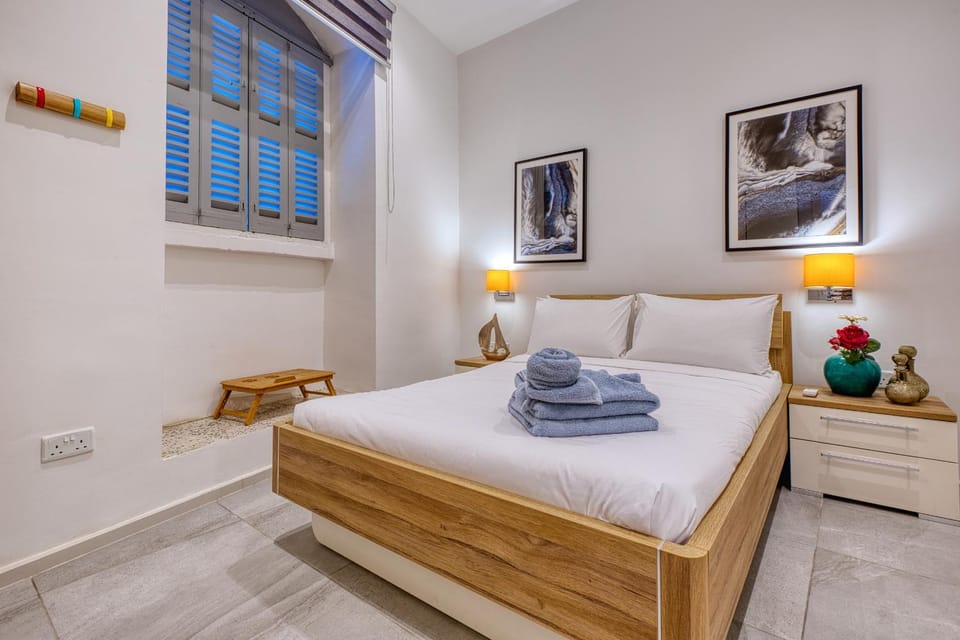 Luxury 2bedroom house with large back yard RABE1-2 House in Valletta