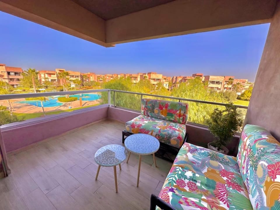 View (from property/room), Balcony/Terrace, Balcony/Terrace, Seating area, Pool view, sunbed