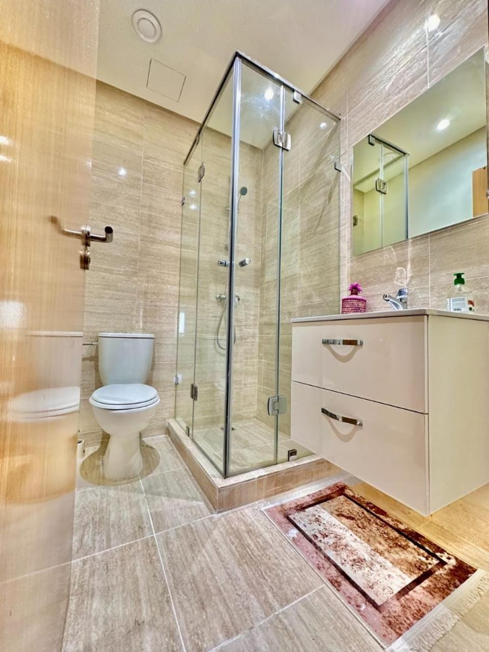 Shower, Toilet, Bathroom, Bath, towels