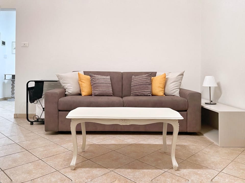 UR-NEST Toscana Apartment in Bologna