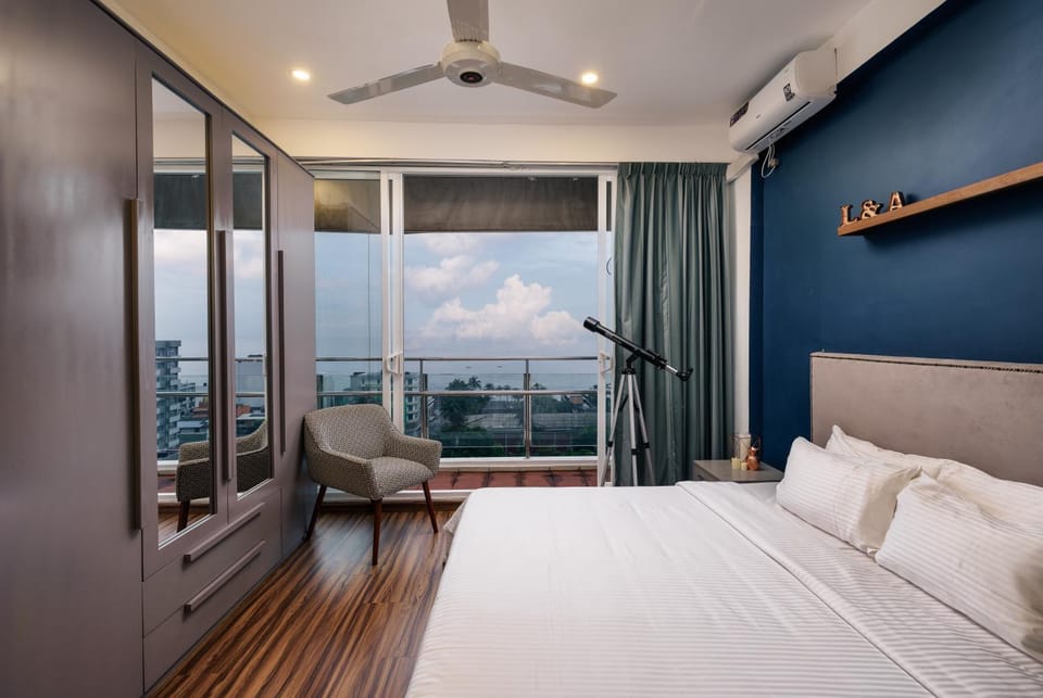 Bed, Bedroom, Sea view, hair dryier, wardrobe, air conditioner