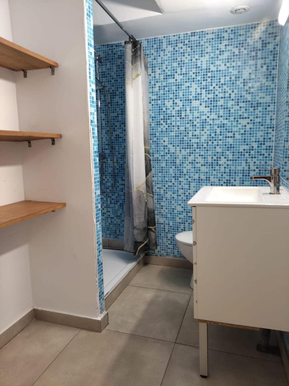 le nid du voyageur, petit cocon sur les toits Apartment in Béziers