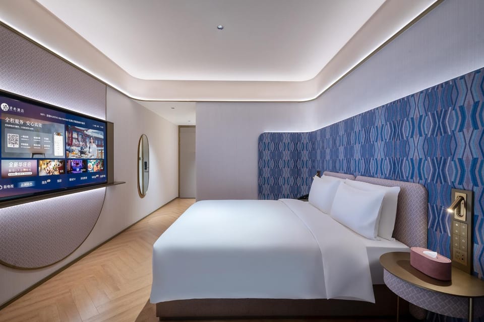 Communal lounge/ TV room, Bed, TV and multimedia, Photo of the whole room, Evening entertainment, Bedroom