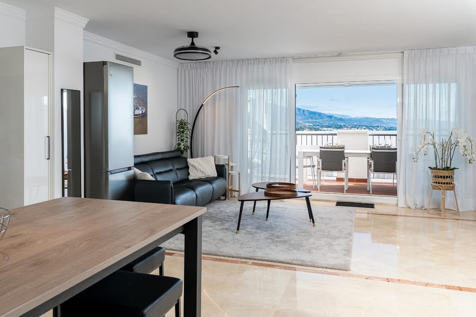 Penthouse in Paraíso Pueblo Style & Serenity Apartment in Costa del Sol