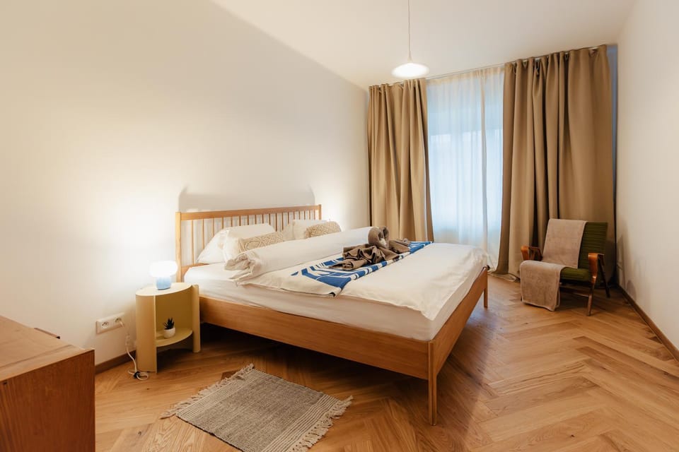 Bed, Photo of the whole room, Bedroom