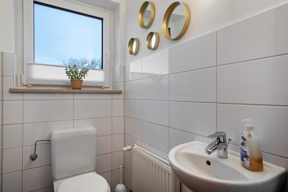 Bathroom, Living room