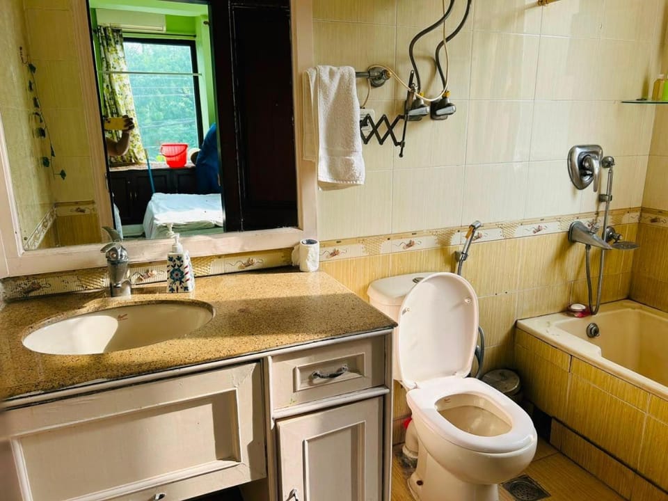 Toilet, Bathroom, Bath