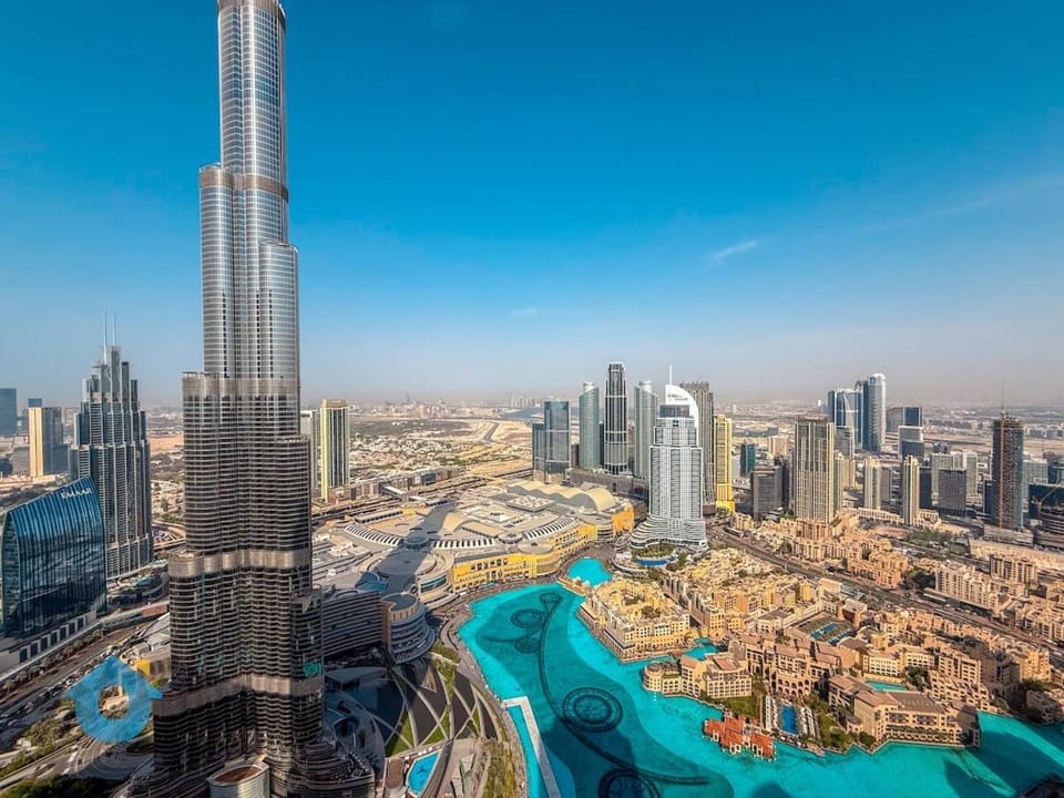 Enjoy Best Burj Khalifa View from Balcony Next to Dubai Mall Luxury 2BR Like Home Apartment in Dubai
