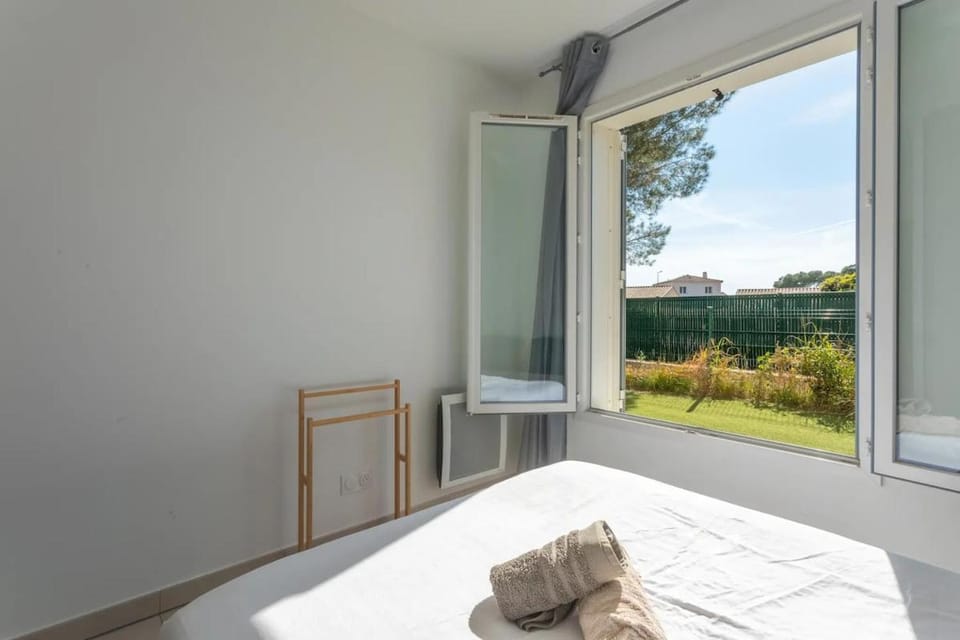 Modern apartment for 4 with private garden Apartment in Roquebrune-sur-Argens