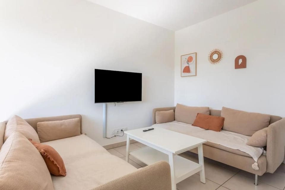 Modern apartment for 4 with private garden Apartment in Roquebrune-sur-Argens