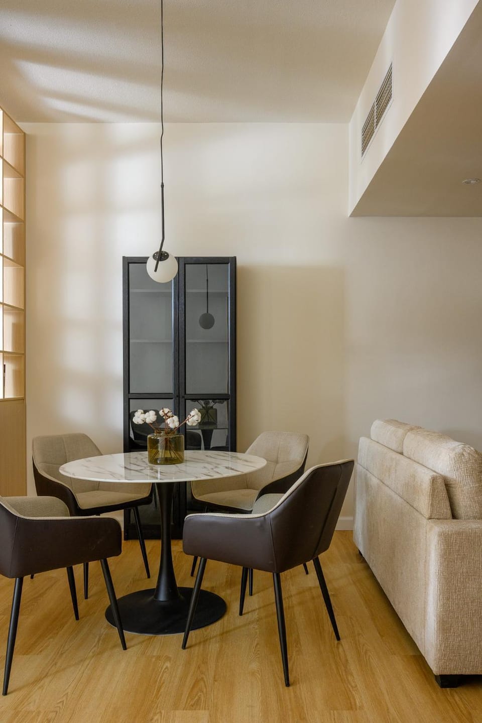 Living room, Dining area, air conditioner