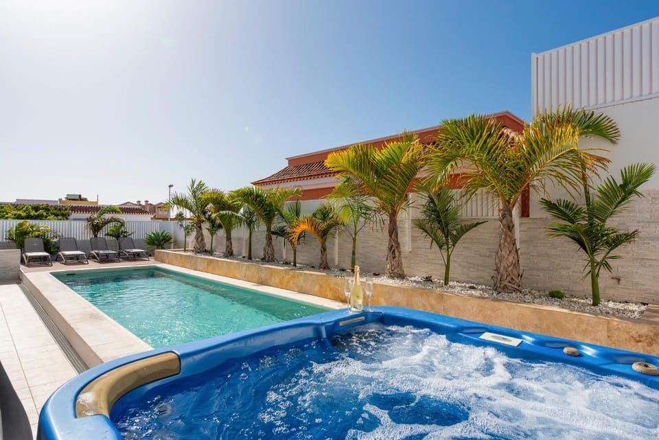 Natural landscape, Hot Tub, Hot Tub, Pool view, Swimming pool