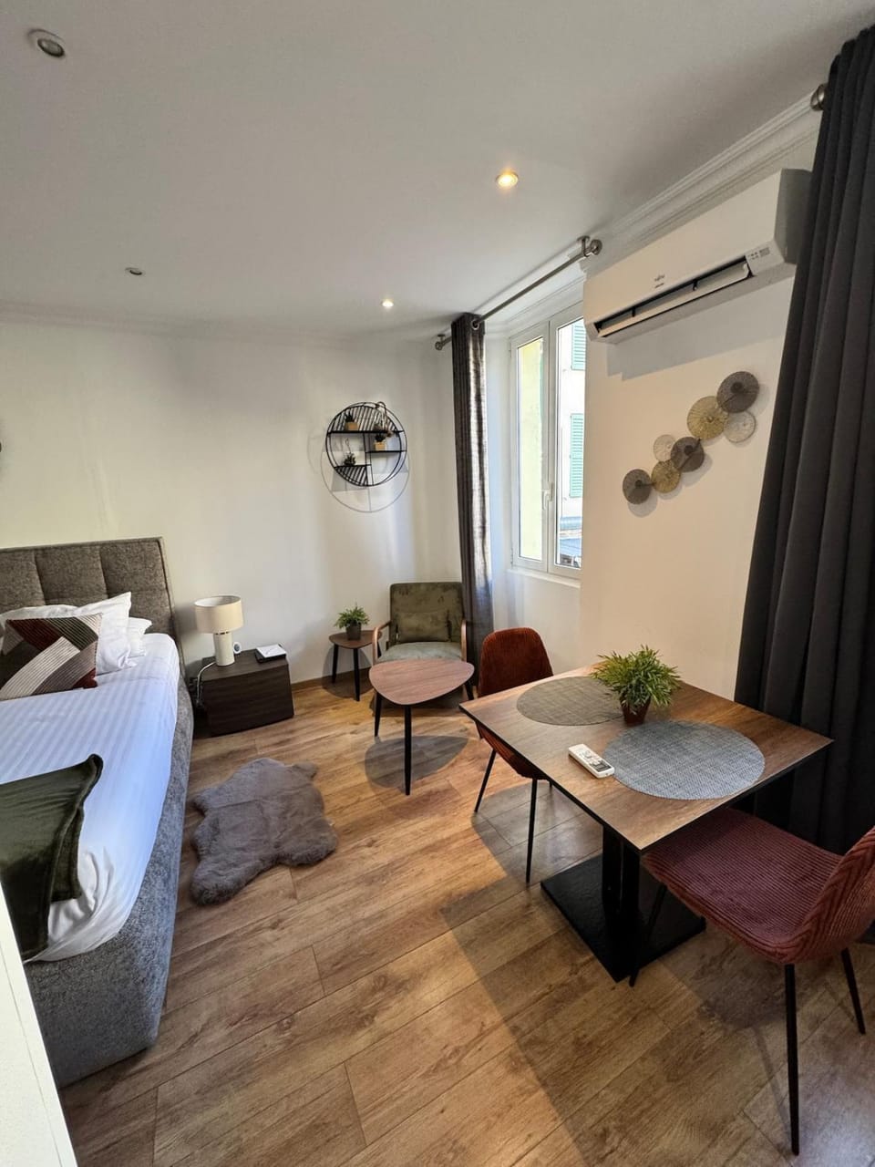 King size studio Rue Félix Faure 100 m Palais et plage Apartment in Cannes