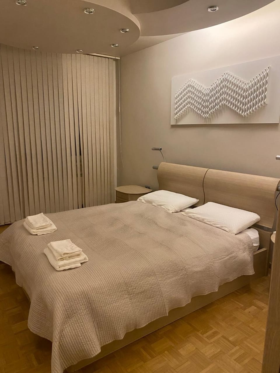 Bed, Photo of the whole room, Bedroom, towels