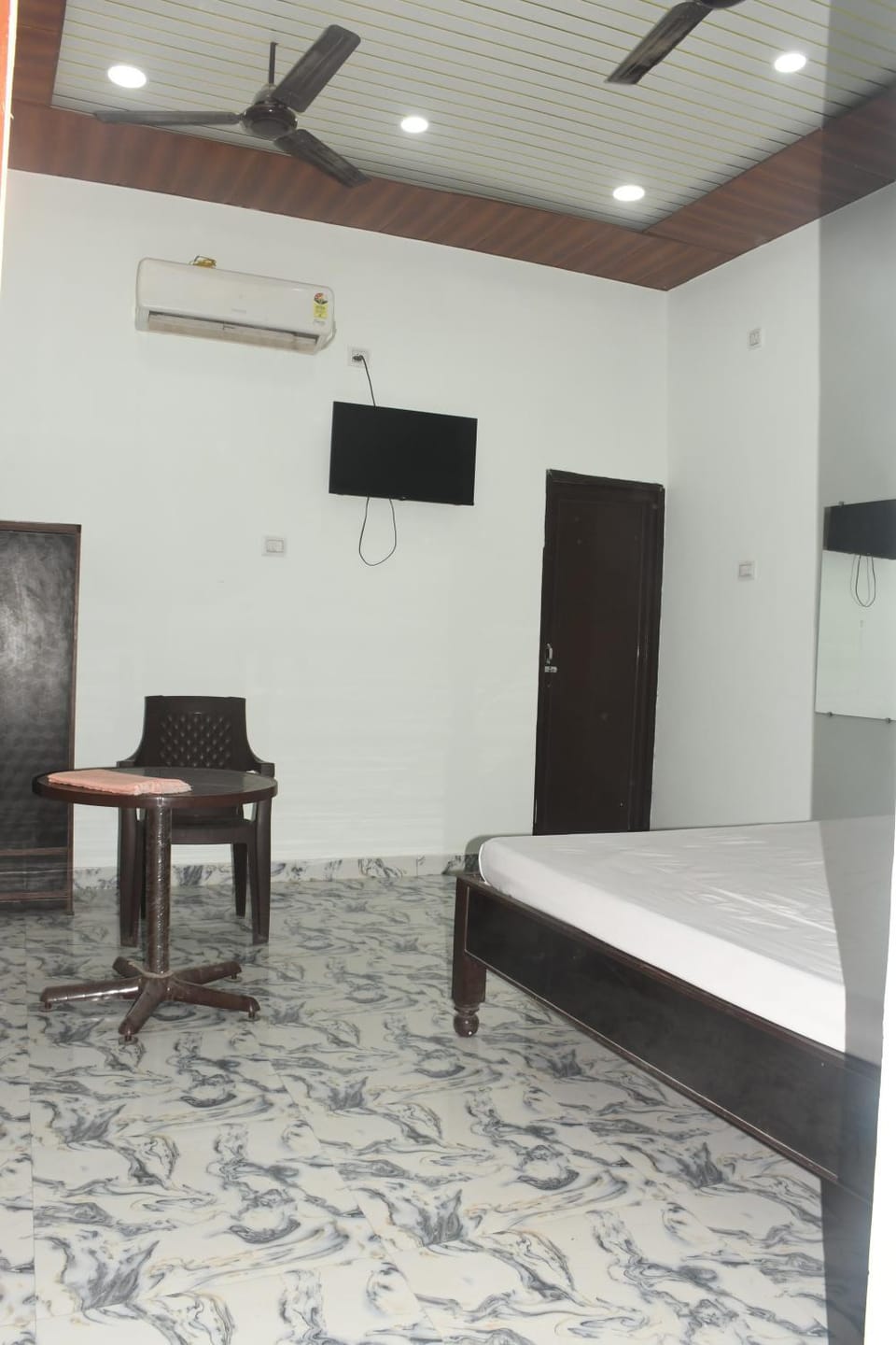 Bed, Bedroom, Internal: Not applicable to any particular room