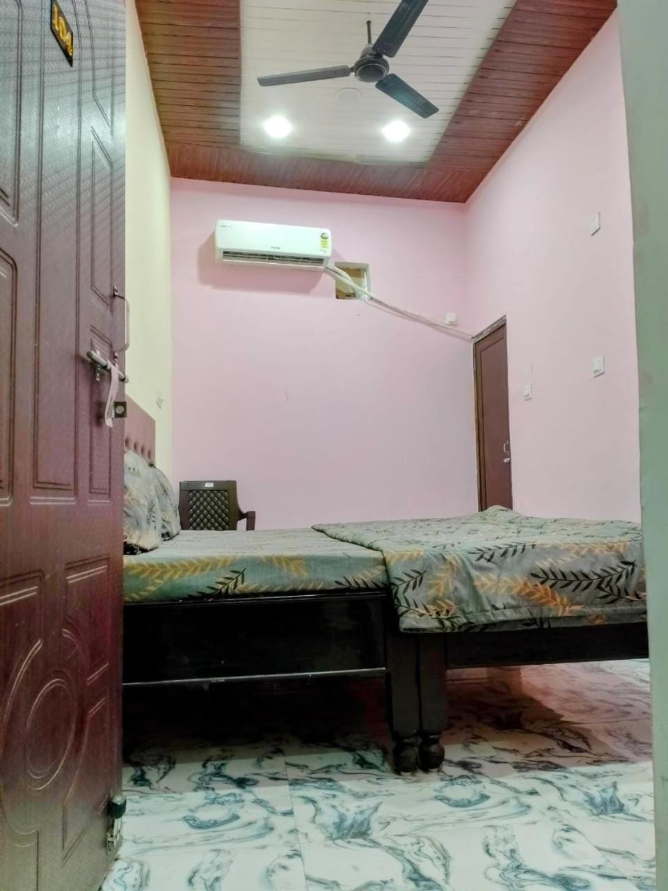 Bedroom, Internal: Not applicable to any particular room