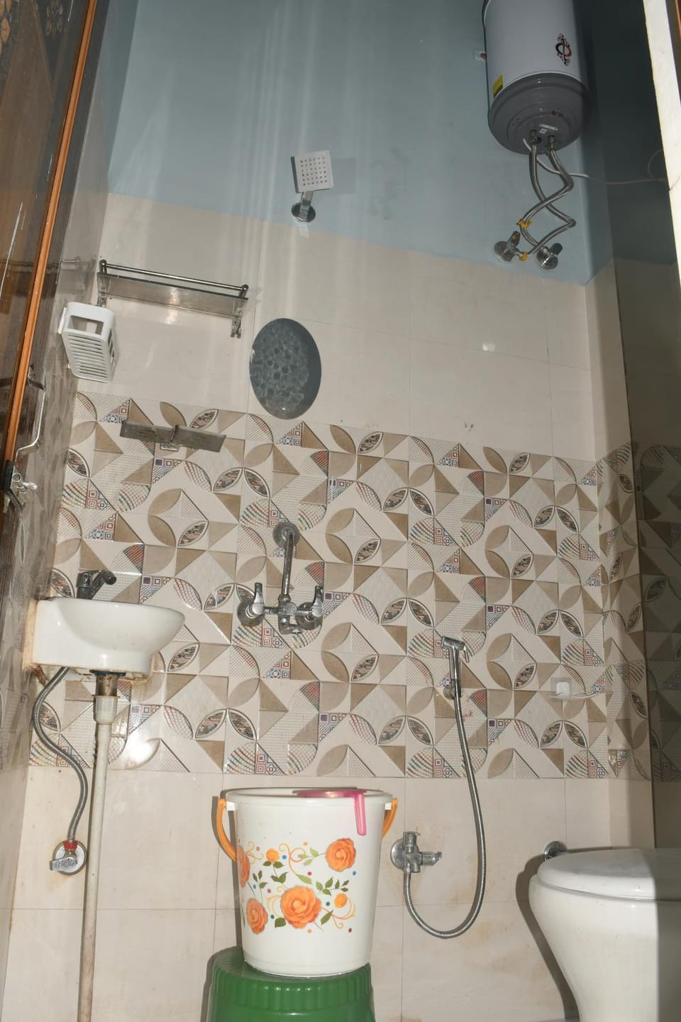Bathroom, Internal: Not applicable to any particular room