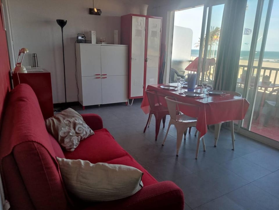 Appartement classé face mer en plein centre-ville 4MIRA7 Apartment in Canet-en-Roussillon