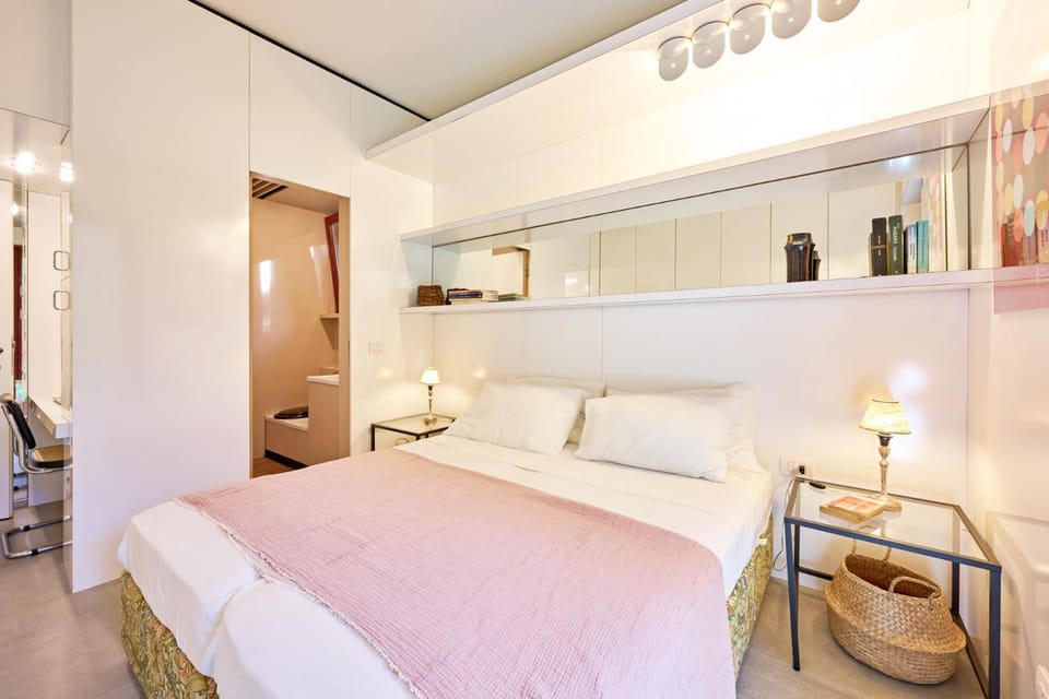 Bed, Photo of the whole room, Bedroom, wardrobe