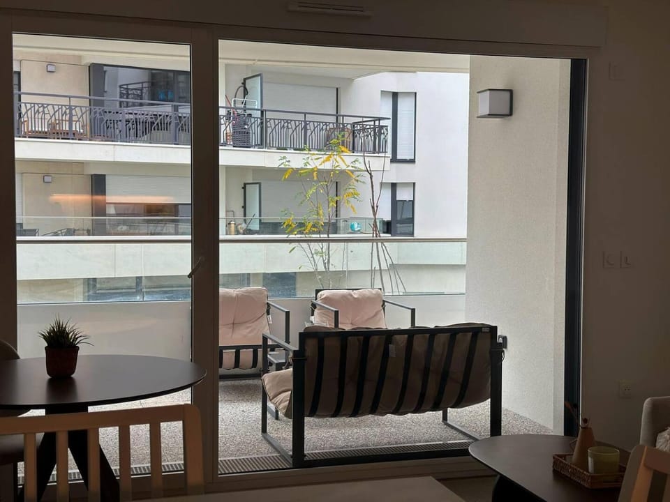 C 23 Appartement confortable et lumineux - Colombes Apartment in Île-de-France