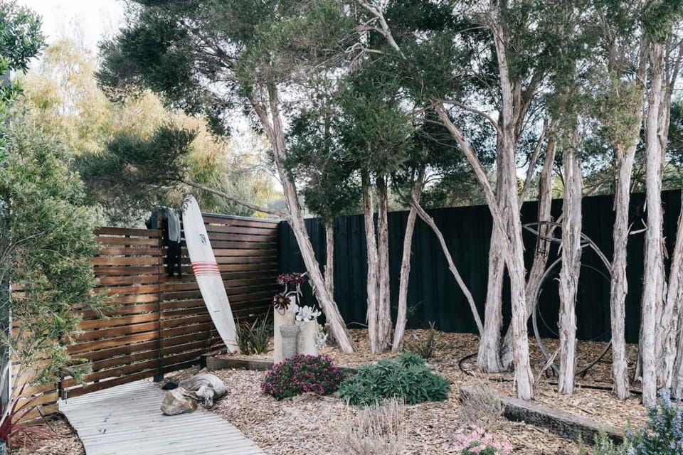 Clifton's Ark - Beautiful Beach House Escape Apartment in Tasmania