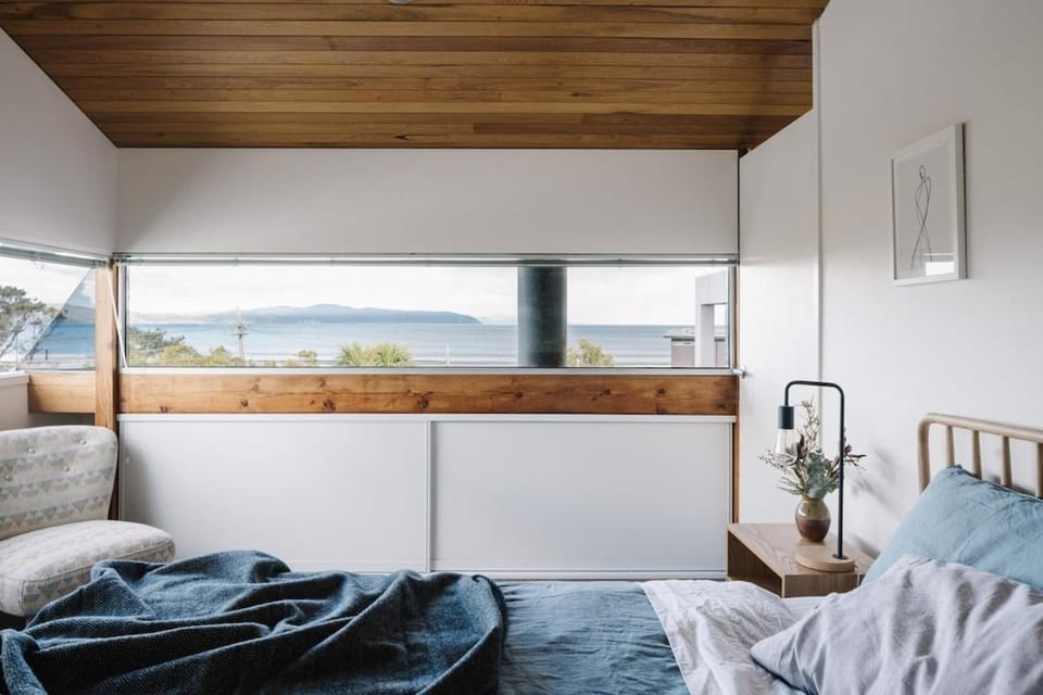 Clifton's Ark - Beautiful Beach House Escape Apartment in Tasmania
