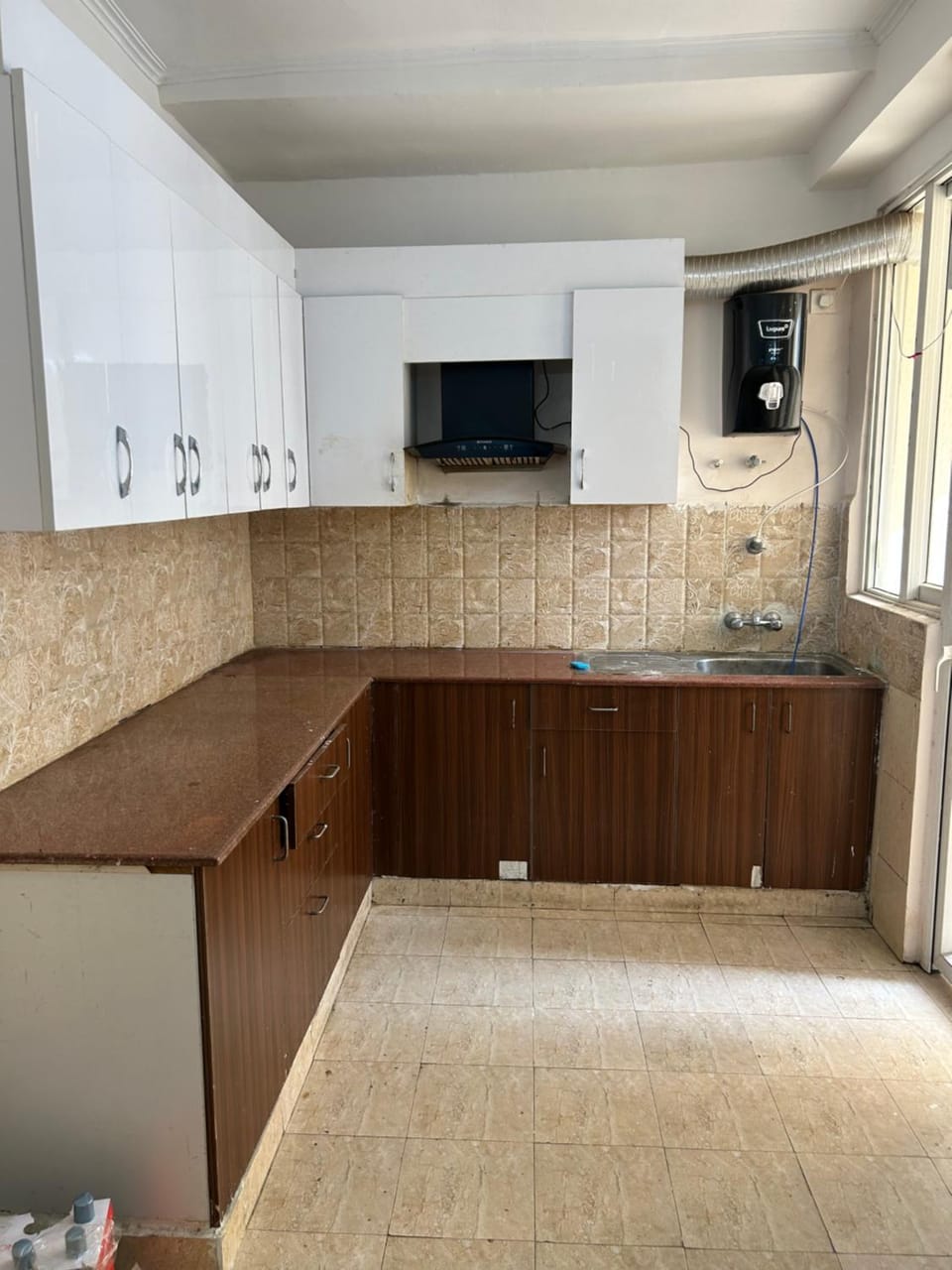 Grand palace Apartment in Noida
